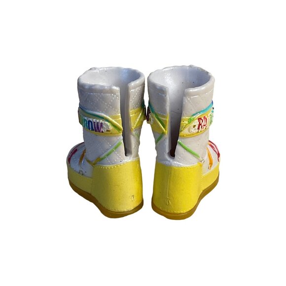 Rainbow High Winter Break Sunny Madison Replacement Shoes Snow Boots Rainbow - Picture 6 of 7